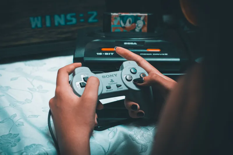 Pantallas encendidas, corazones robados: los videojuegos que crecieron con nosotros en España